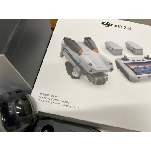 Квадрокоптер DJI AIR 2S Fly More Combo (пульт DJI RC с экраном) в Зеленограде